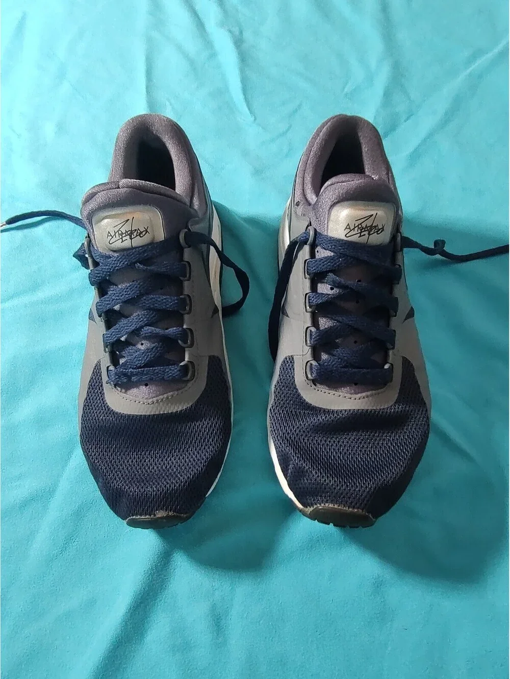 Nike Air Max Boys' Athletic Shoes Size 7Y Navy Blue and Gray